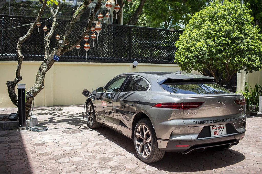 Chi tiết xe điện Jaguar I-PACE chính hãng đầu tiên tại Việt Nam, sẽ được bán rộng rãi cuối năm nay ảnh 3