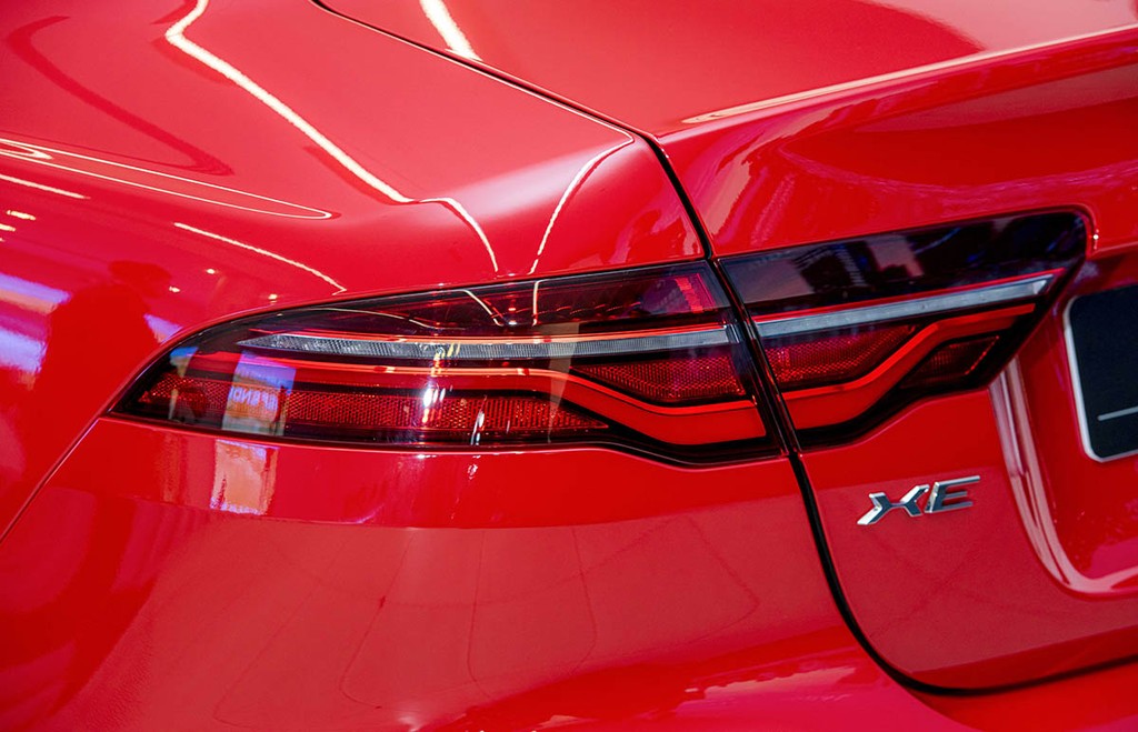 Chi tiết xe sang Jaguar XE 2020 vừa ra mắt Việt Nam, giá từ 2,61 tỷ đồng ảnh 6
