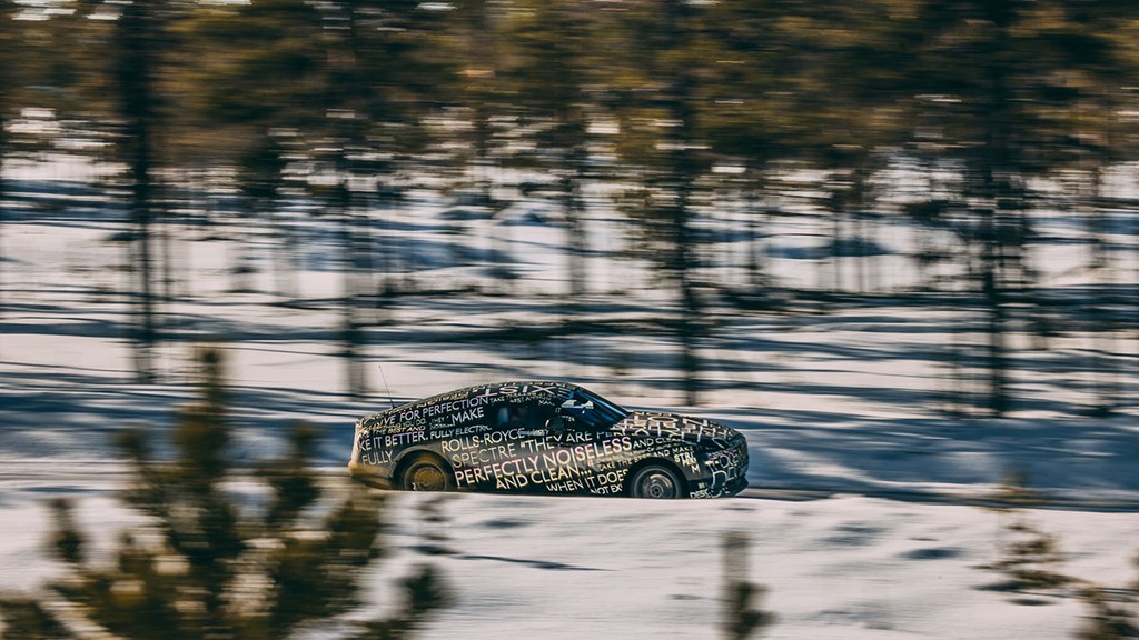 Xe điện Rolls-Royce SPECTRE trải qua cuộc thử nghiệm mùa đông khắc nghiệt ảnh 8