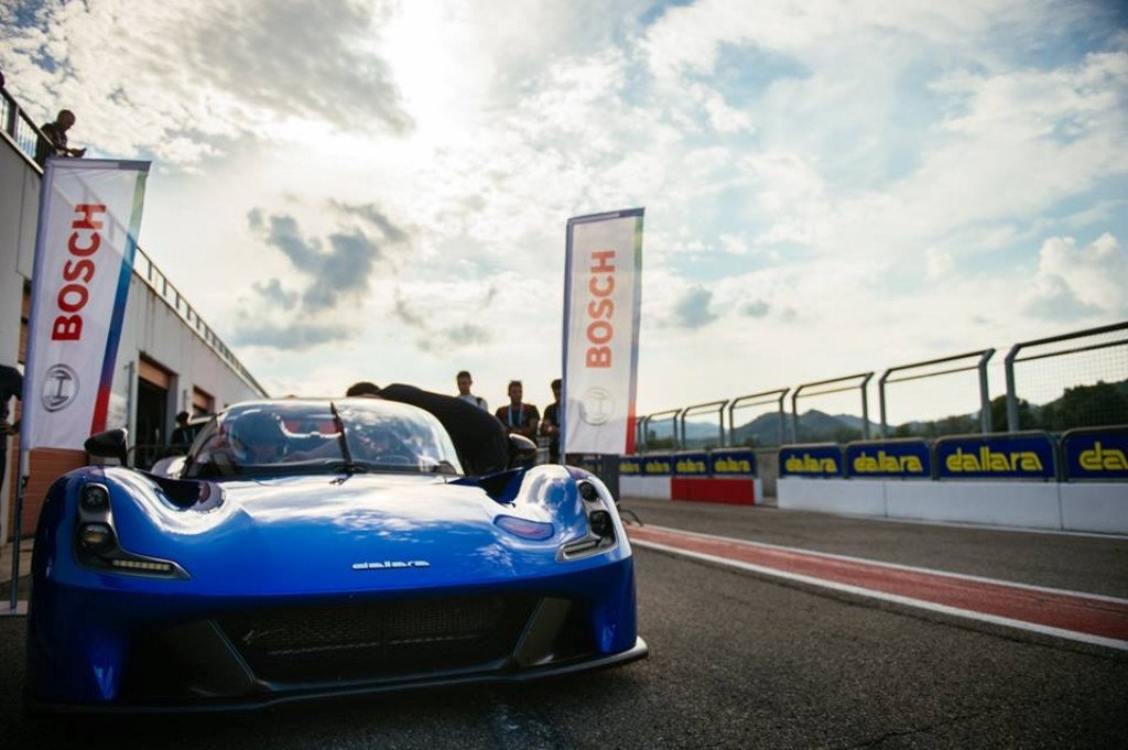 Bosch hợp tác sản xuất xe thể thao hiệu năng cao Dallara Stradale  ảnh 9
