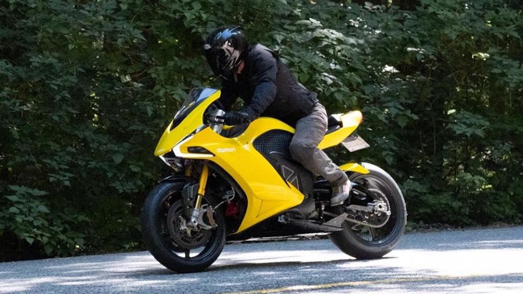 Các hãng superbike “đứng ngồi không yên” khi nghe tin chiếc siêu mô tô điện này sắp được bán ra ảnh 6