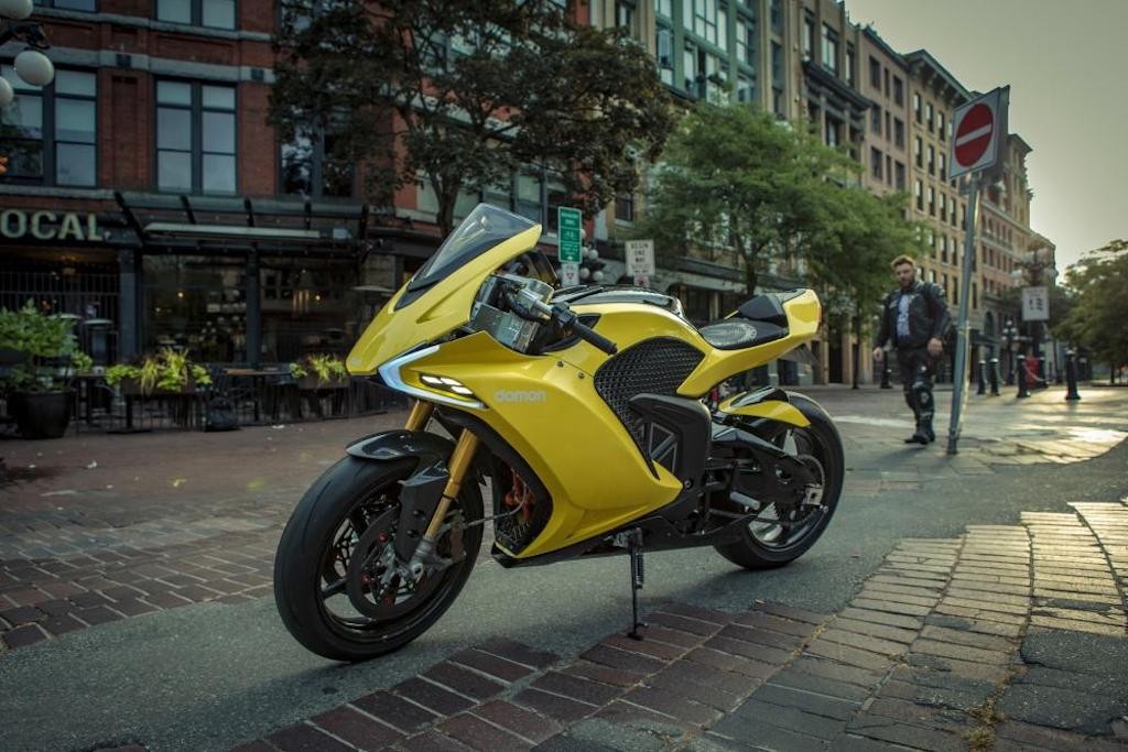 Các hãng superbike “đứng ngồi không yên” khi nghe tin chiếc siêu mô tô điện này sắp được bán ra ảnh 8