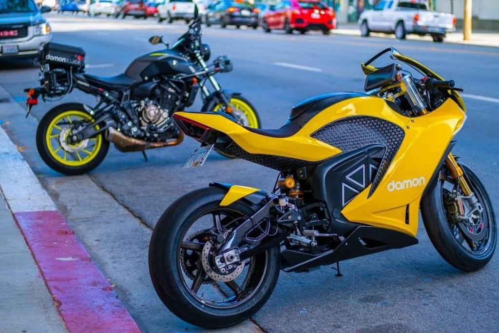Các hãng superbike “đứng ngồi không yên” khi nghe tin chiếc siêu mô tô điện này sắp được bán ra ảnh 9