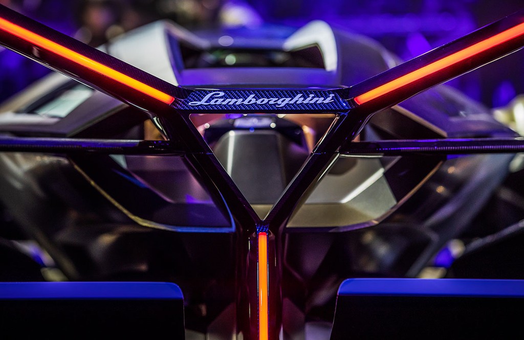 Lamborghini gây sốc với siêu xe Lambo V12 Vision GT, ngỡ tưởng cho người ngoài hành tinh! ảnh 23