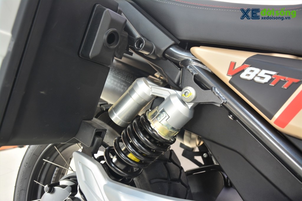 Diện kiến “xế phượt” hoài cổ Moto Guzzi V85 TT vừa chính thức cập bến thị trường Việt Nam ảnh 14