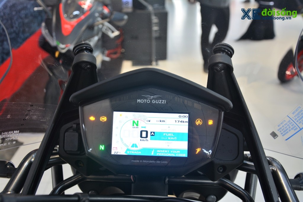 Diện kiến “xế phượt” hoài cổ Moto Guzzi V85 TT vừa chính thức cập bến thị trường Việt Nam ảnh 9
