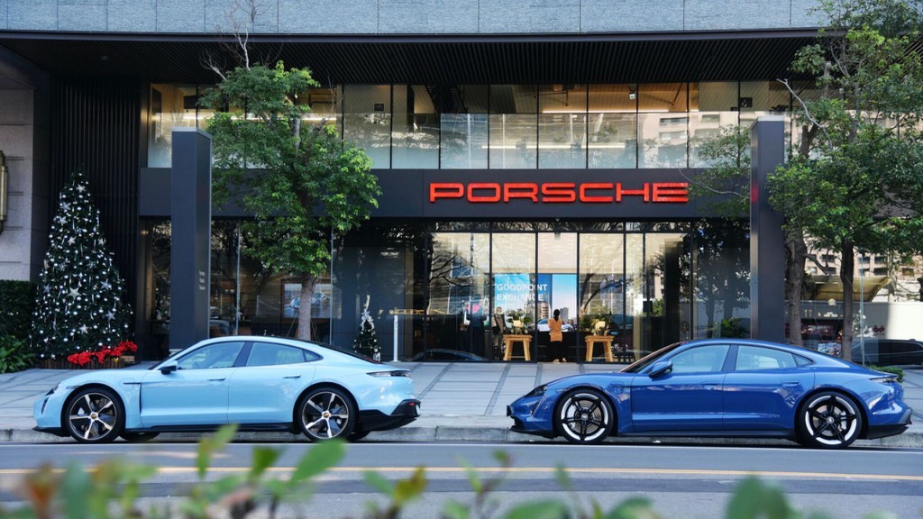 Thời thế, thế thời: Nổi tiếng bởi 911, nhưng Porsche nay lại “đại thành công” ở Mỹ nhờ Taycan ảnh 3