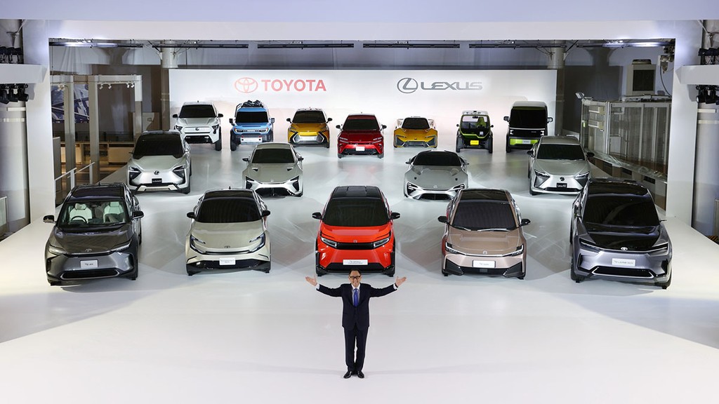 Tưởng không mặn mà lắm với điện hoá, đùng cái Toyota và Lexus “nhá hàng” tới tận hơn 15 mẫu xe điện khác nhau ảnh 1