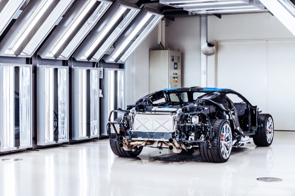 Bugatti W16: “Gã khổng lồ” cuối cùng của Thế giới động cơ đốt trong trên siêu xe ảnh 14