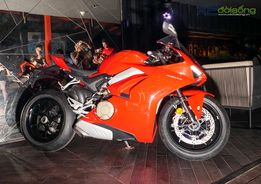 Biker Hà Nội sớm sở hữu siêu môtô Ducati Panigale V4 vừa nhập từ Thái Lan ảnh 3