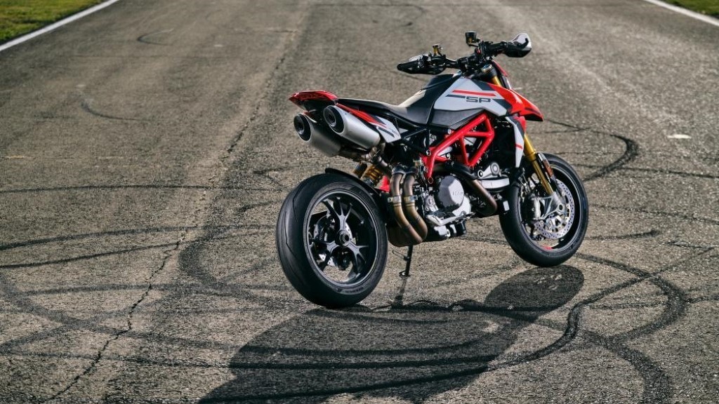 Ducati Hypermotard 950 SP trình làng cùng hai phiên bản tiêu chuẩn và RVE được nâng cấp ảnh 2