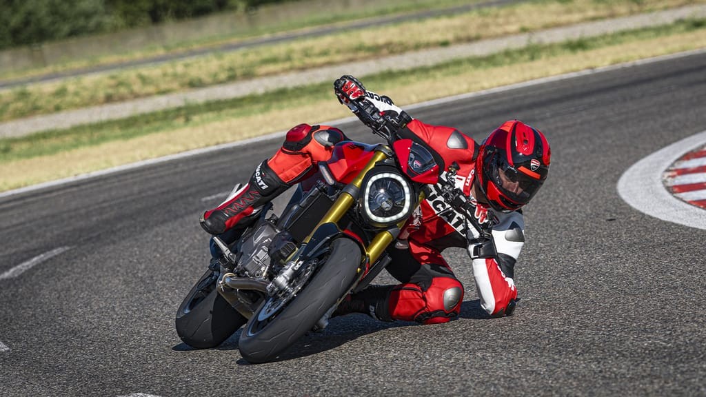 Cận cảnh Ducati Monster SP, trang bị xịn hơn, trọng lượng nhẹ hơn để tối ưu hiệu năng vận hành ảnh 12