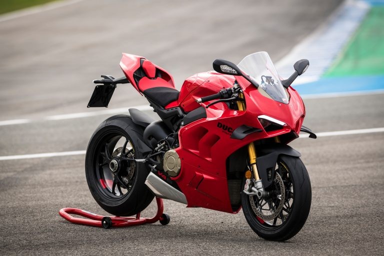 Ducati Panigale V4 2023 tiếp tục nâng cấp công nghệ, củng cố vị trí dẫn đầu phân khúc superbike ảnh 1