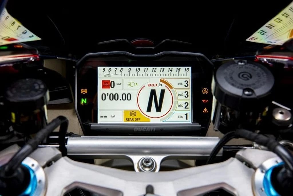 Ducati Panigale V4 2023 tiếp tục nâng cấp công nghệ, củng cố vị trí dẫn đầu phân khúc superbike ảnh 3