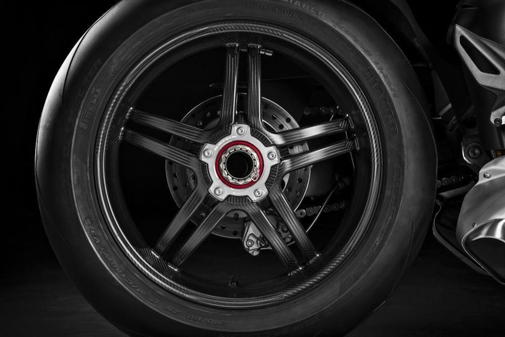 Diện kiến siêu phẩm mô tô Ducati Panigale V4 SP, an ủi khách hàng “mua trượt” V4 Superleggera ảnh 13