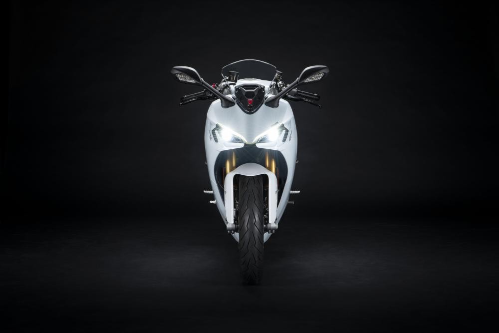 Ai nói mô tô dáng sport city không “chiến” bằng sportbike thuần chất? Hãy thử nhìn vào Ducati Supersport 950 2021! ảnh 5