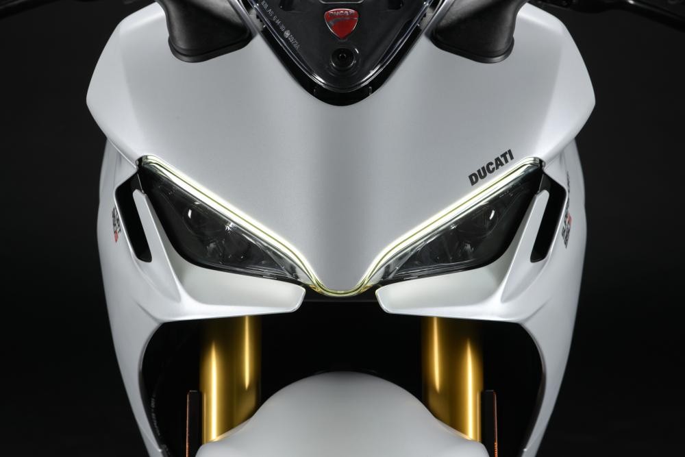 Ai nói mô tô dáng sport city không “chiến” bằng sportbike thuần chất? Hãy thử nhìn vào Ducati Supersport 950 2021! ảnh 6