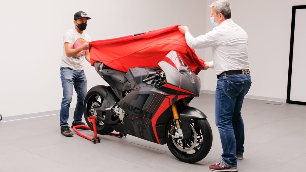 Tần tần tật về mô tô điện Ducati V21L tại MotoE 2023, khung sườn và động cơ là cốt lõi ảnh 8