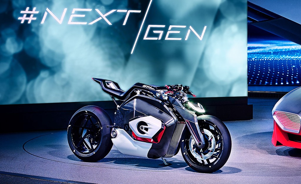 Fan BMW Motorrad ngỡ ngàng với mô tô điện Vision DC Roadster vẫn mang “linh hồn boxer“ ảnh 1
