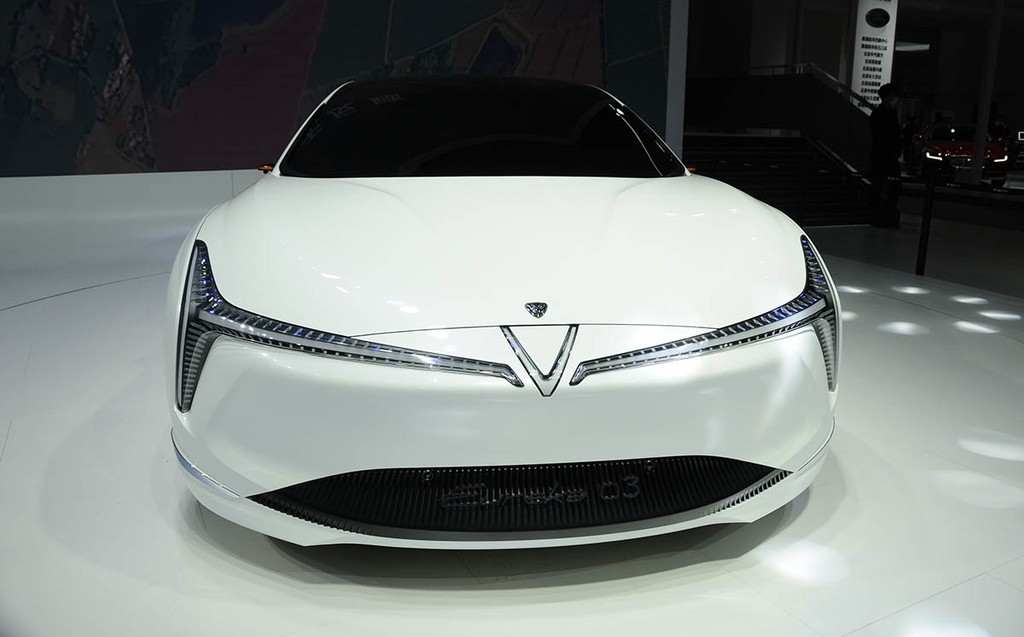 Ngỡ ngàng đối thủ mới của Tesla Model 3, nhìn logo tưởng siêu phẩm mới của VinFast ảnh 2