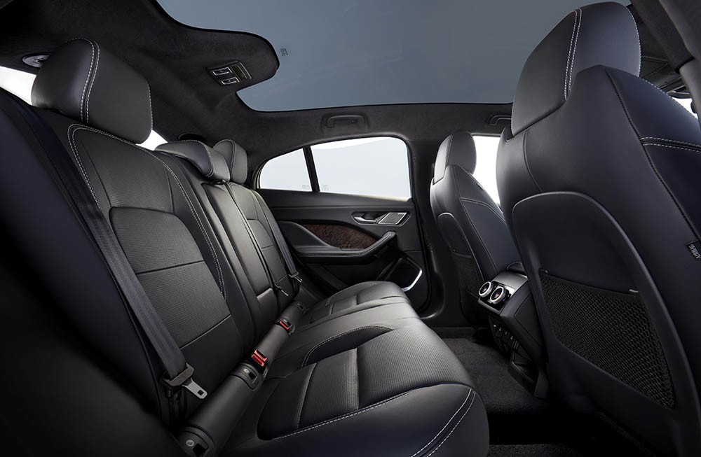 Ra mắt SUV điện Jaguar I-PACE giá 2 tỉ, thách thức Tesla Model X ảnh 14