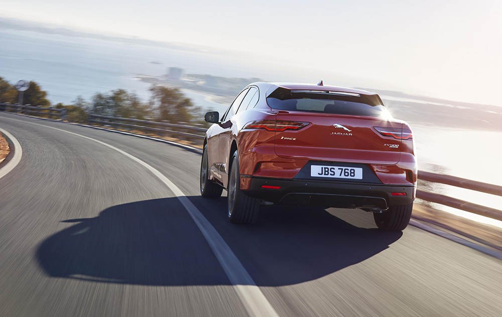 Ra mắt SUV điện Jaguar I-PACE giá 2 tỉ, thách thức Tesla Model X ảnh 20