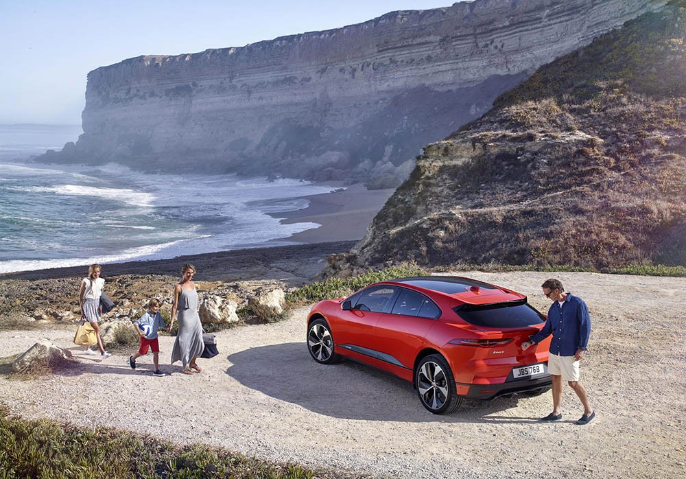 Ra mắt SUV điện Jaguar I-PACE giá 2 tỉ, thách thức Tesla Model X ảnh 9