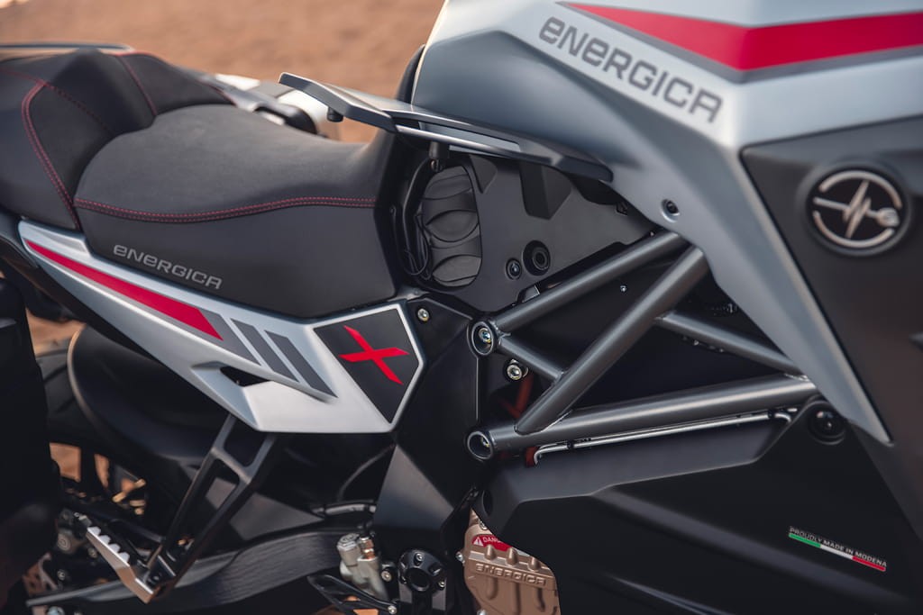 Ra mắt Energica Experia - mẫu adventure touring điện đầu tiên: mạnh ngang xe xăng hạng 800cc với động cơ mới ảnh 5