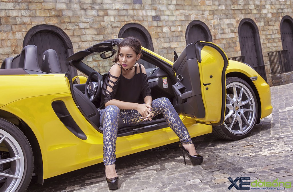Siêu mẫu Lại Thanh Hương cá tính với Porsche Boxster sang trọng ảnh 8