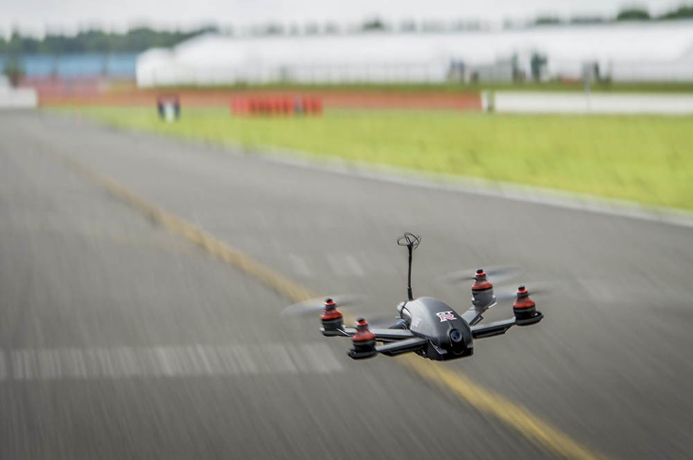 Nissan chế tạo “flycam” GT-R Drone nhanh hàng đầu thế giới ảnh 6