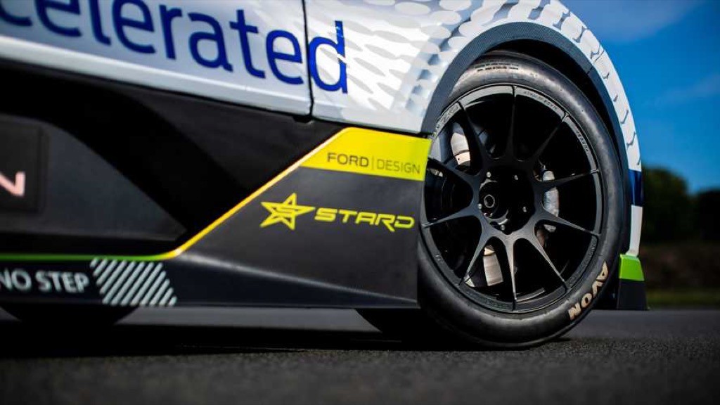 Ford Tourneo dùng 4 động cơ điện để biến thành siêu xe mạnh 2.000 mã lực  ảnh 11