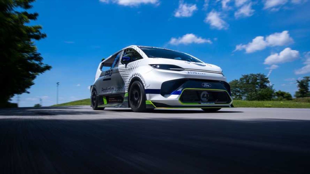 Ford Tourneo dùng 4 động cơ điện để biến thành siêu xe mạnh 2.000 mã lực  ảnh 15