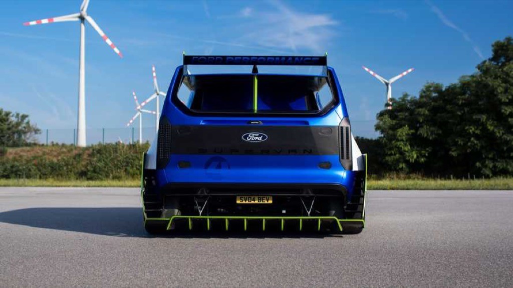 Ford Tourneo dùng 4 động cơ điện để biến thành siêu xe mạnh 2.000 mã lực  ảnh 4