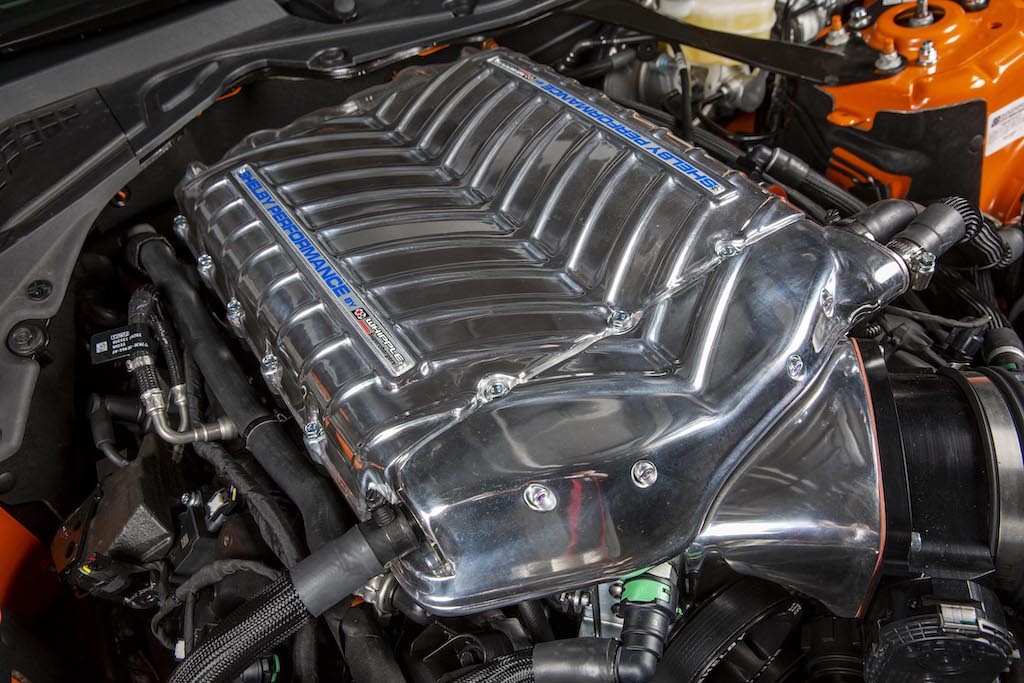 “Hổ mang chúa” Ford Mustang Shelby GT500 đã bị đánh bại bởi người anh em “cùng loài khác giống“ ảnh 3