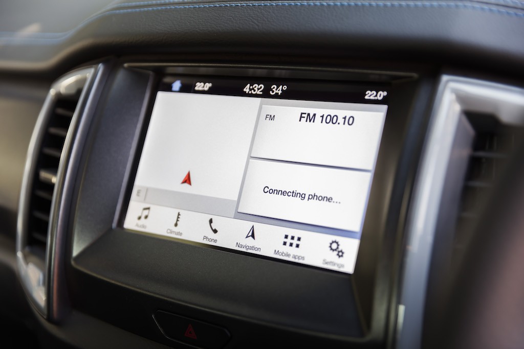 Làm thế nào mà hệ thống thông tin giải trí Ford SYNC có thể nghe lời người lái? ảnh 2