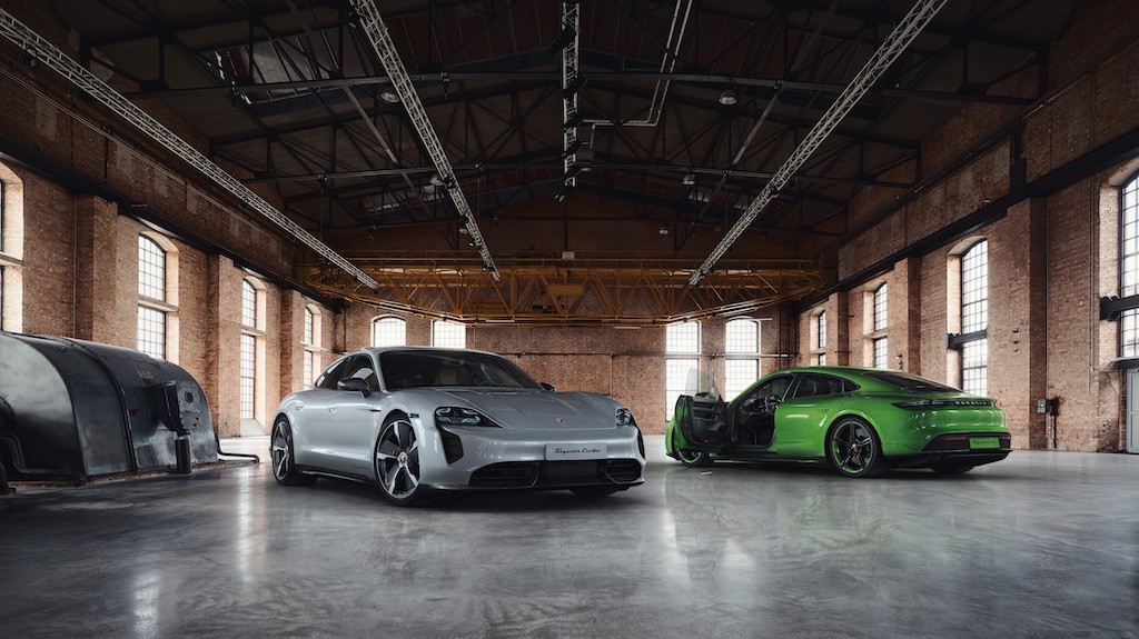 Vừa bán ra năm đầu, Porsche Taycan đã “ăn cú đúp” giải thưởng Xe của năm 2020 ảnh 1