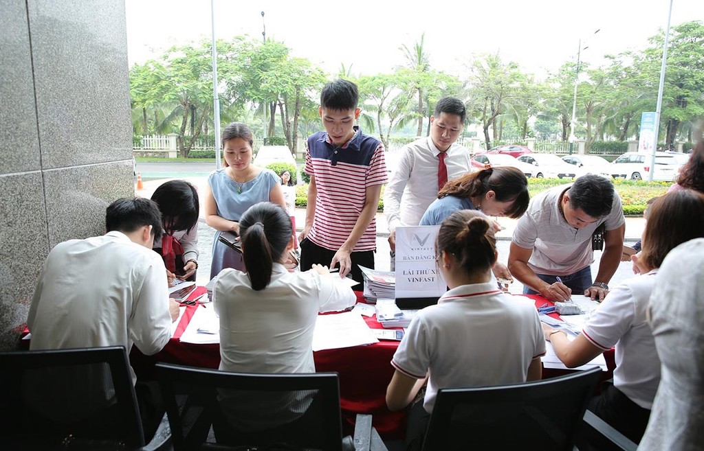 VinFast FADIL hút hàng nghìn khách lái thử tại Hà Nội và TP.Hồ Chí Minh ảnh 1