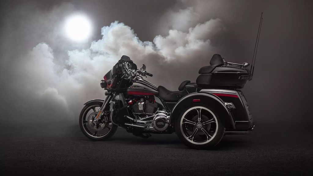 Mô tô 3 bánh Harley-Davidson Tri Glide lần đầu có bản “hàng thửa” CVO, đắt ngang xe hơi hạng sang ảnh 2