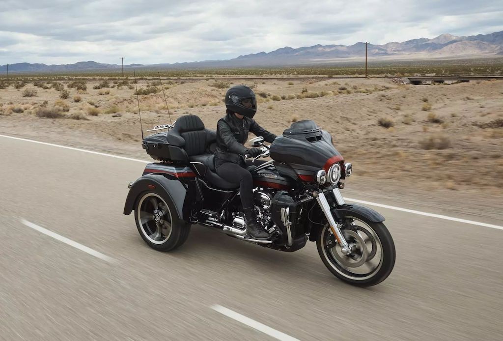 Mô tô 3 bánh Harley-Davidson Tri Glide lần đầu có bản “hàng thửa” CVO, đắt ngang xe hơi hạng sang ảnh 3