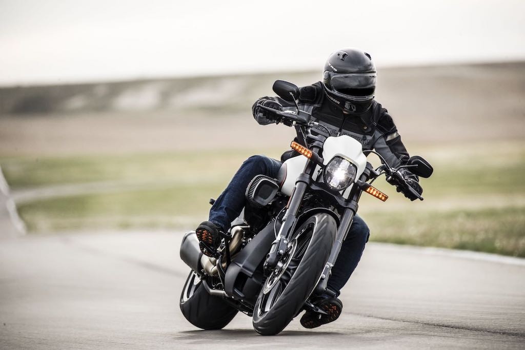 Soi cruiser “siêu ngầu” Harley-Davidson FXDR 114 giá từ 494 triệu ảnh 5