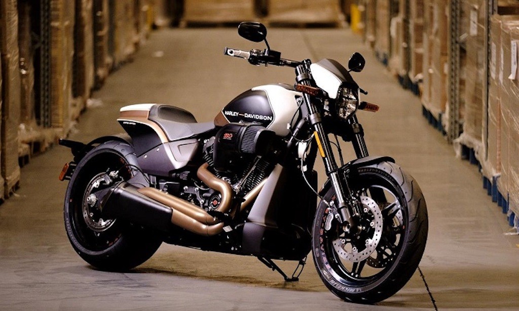 Diện kiến mô tô “cơ bắp” Harley-Davidson FXDR bản đặc biệt siêu hiếm, nhưng  không bị “đội giá“