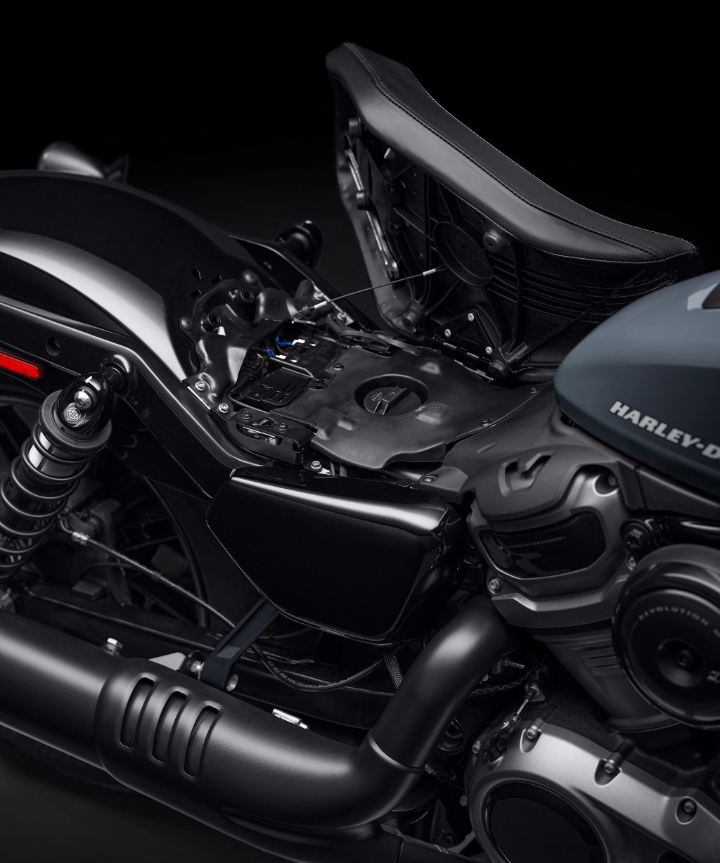 Ra mắt Harley-Davidson Nightster 975: Chiếc Sportster thế hệ mới thay thế cho mẫu xe biểu tượng Iron 883  ảnh 7