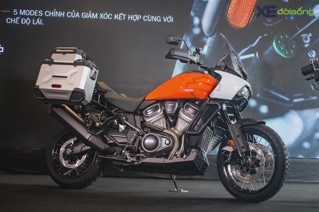 Harley-Davidson Pan America chính thức ra mắt tại Việt Nam: mô tô bán kiểu “bia kèm lạc”, giá rẻ nhất từ 839 triệu đồng ảnh 3