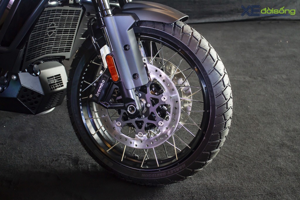 Harley-Davidson Pan America chính thức ra mắt tại Việt Nam: mô tô bán kiểu “bia kèm lạc”, giá rẻ nhất từ 839 triệu đồng ảnh 6