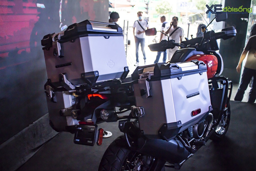 Harley-Davidson Pan America chính thức ra mắt tại Việt Nam: mô tô bán kiểu “bia kèm lạc”, giá rẻ nhất từ 839 triệu đồng ảnh 15