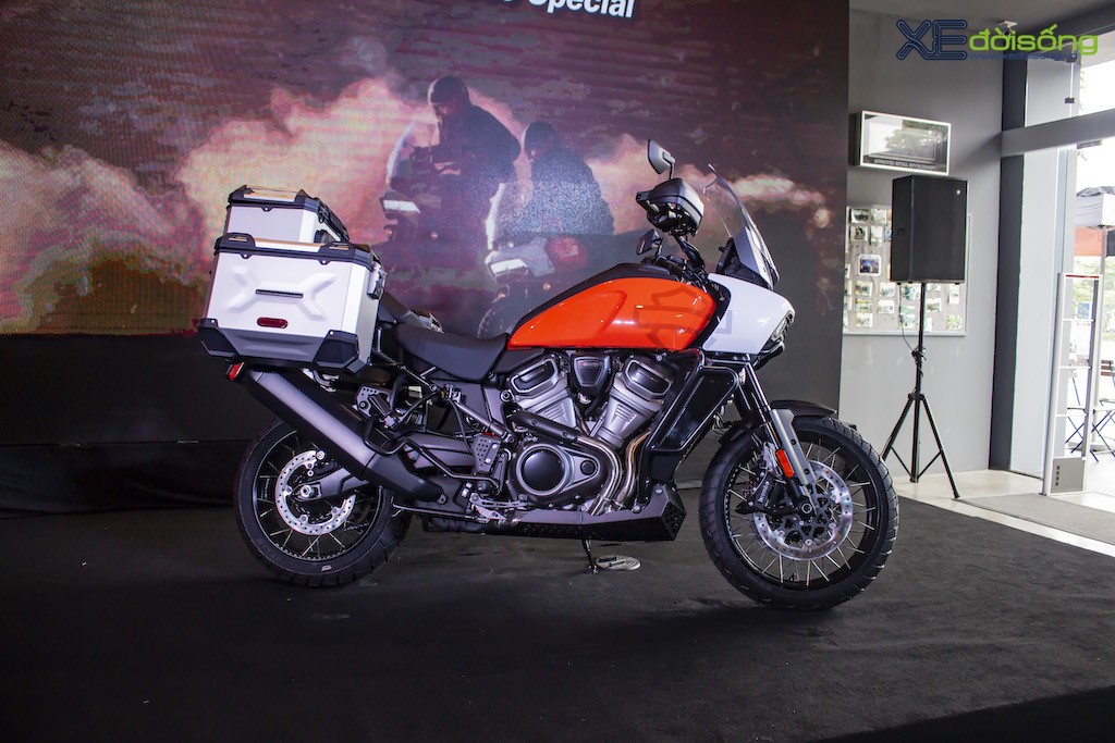 Harley-Davidson Pan America chính thức ra mắt tại Việt Nam: mô tô bán kiểu “bia kèm lạc”, giá rẻ nhất từ 839 triệu đồng ảnh 19