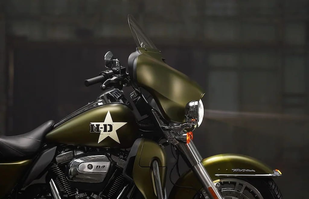 Soi cặp đôi Harley-Davidson Pan America Special và Tri Glide G.I cho người thích phong cách nhà binh ảnh 5