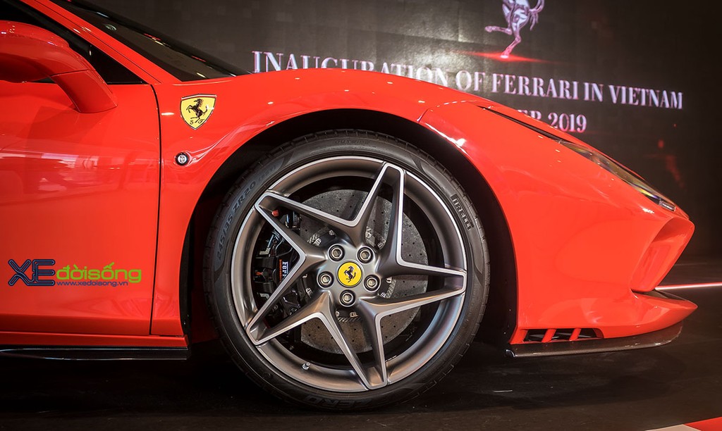 Ngắm chi tiết siêu phẩm Ferrari F8 Tributo lần đầu ra mắt tại Việt Nam ảnh 10