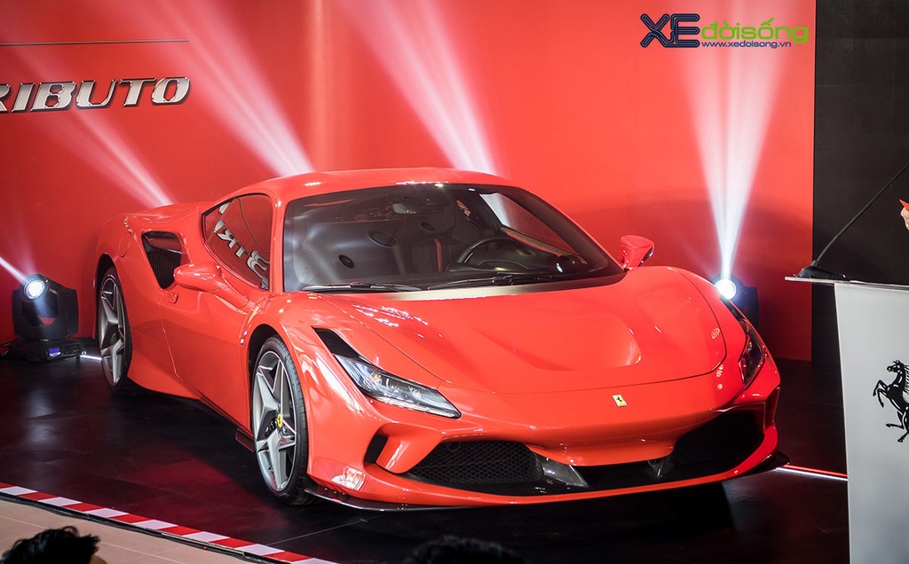 Ngắm chi tiết siêu phẩm Ferrari F8 Tributo lần đầu ra mắt tại Việt Nam ảnh 3