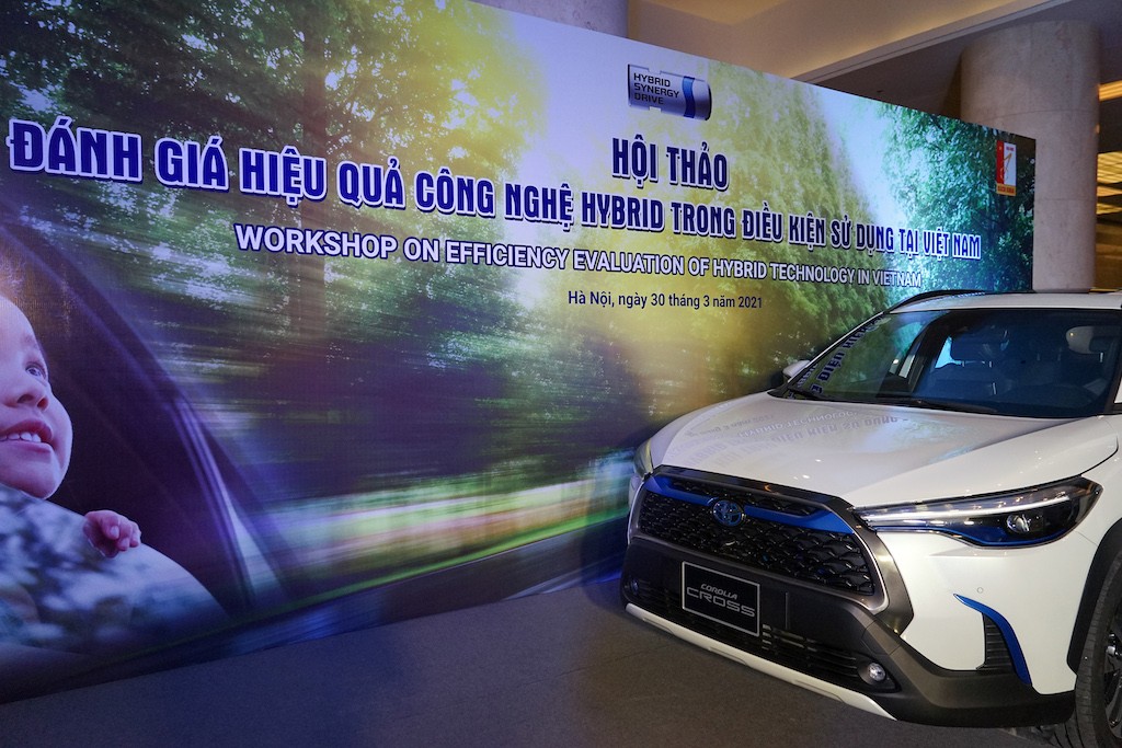 Tại Việt Nam, công nghệ hybrid trên Toyota Corolla Cross liệu có mang hiệu quả thực tiễn? ảnh 1